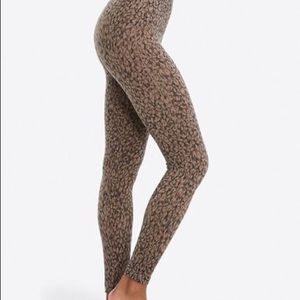 Spanx Look At Me Now Leopard Legging